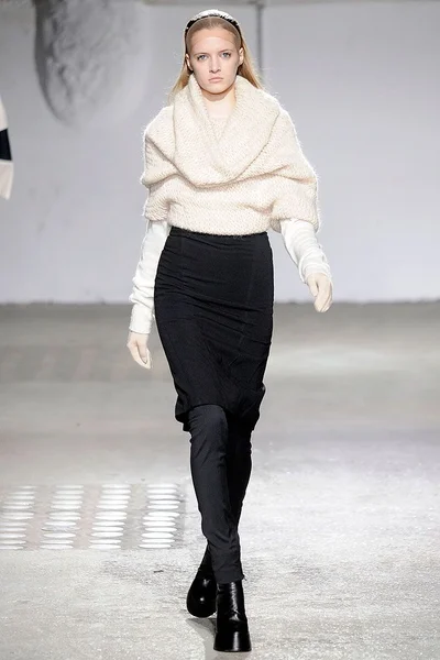 Look 11